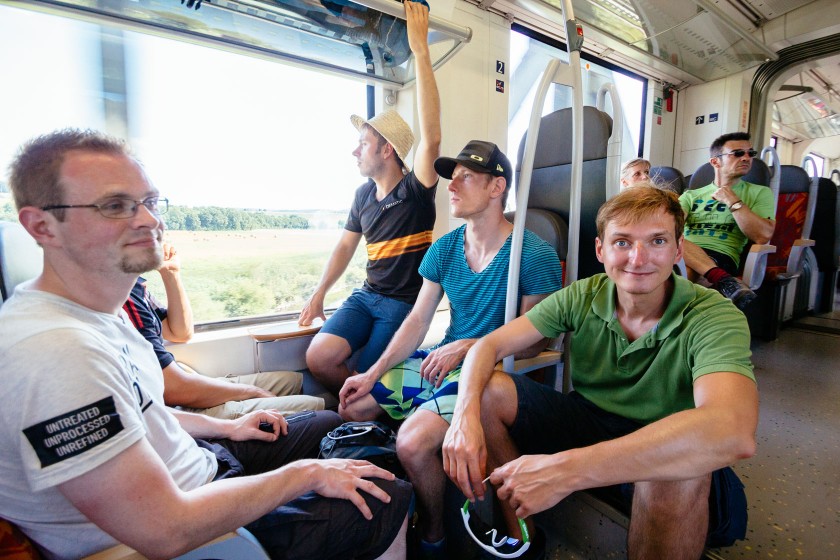 Wir tuckern mit dem Zug zurück nach Wetzlar. Es ist immer ein wenig beschwerlich da man seine ganzen Utensilien dabei hat.